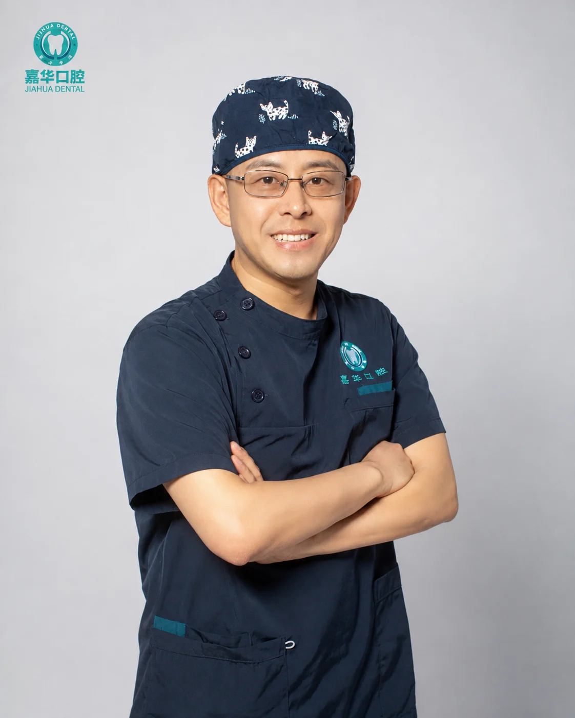 商加刚口腔主治医师形象照
